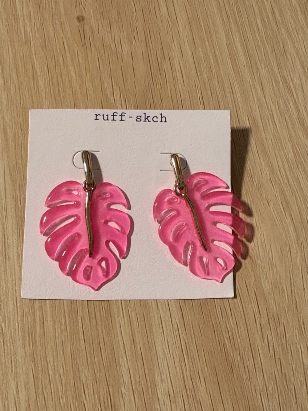 NWT RUFF SKCH PALM EARRINGS